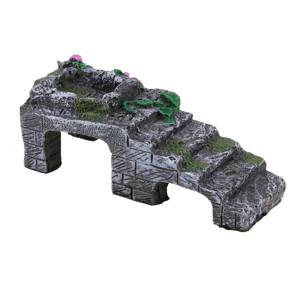 Resin Reptile Retreat: Elevated Climbing Haven